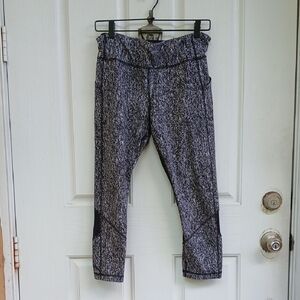 LULULEMON Cropped Leggings SZ 10